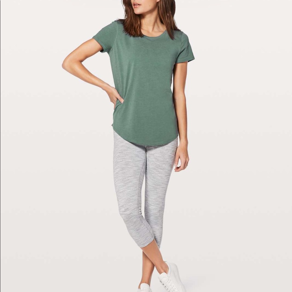LULULEMON Love TEE Crew lll size 8